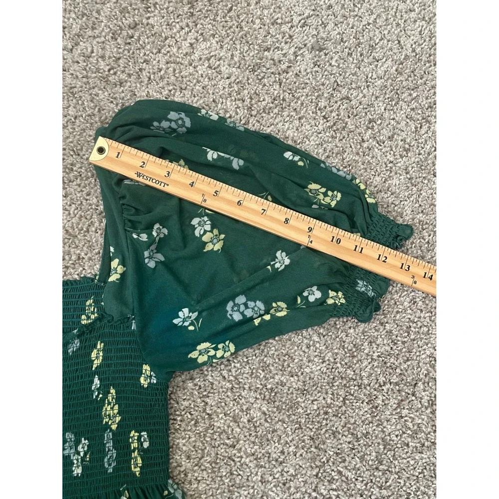Free People Smocked Peplum Blouse Women Medium Green Floral Puff Sleeve EUC Boho
